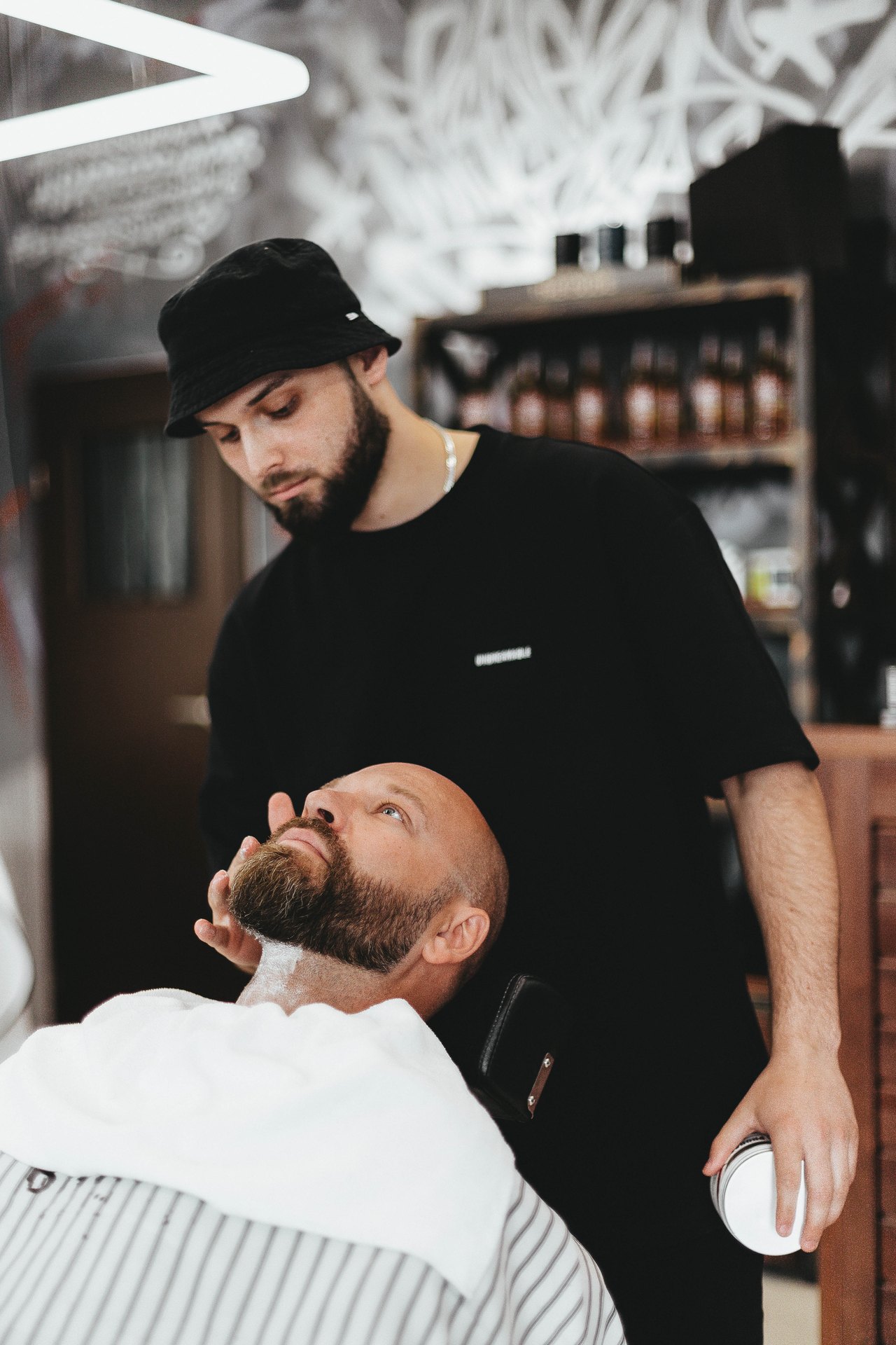 Profesjonalna pielęgnacja brody w BarberShop 18